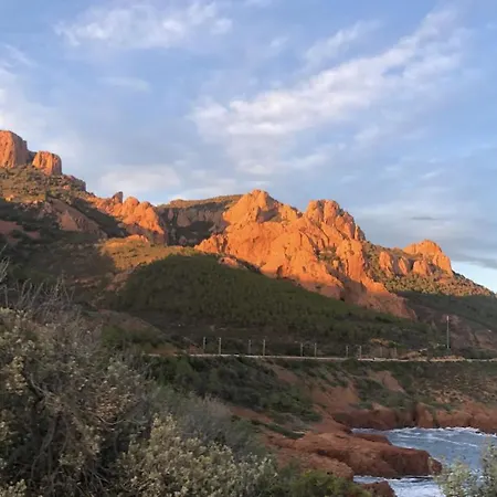 Charmante Maison Provencale A 15 Mn De La Mer, Domaine Du Capitou Avec Piscines 펜션 Fréjus